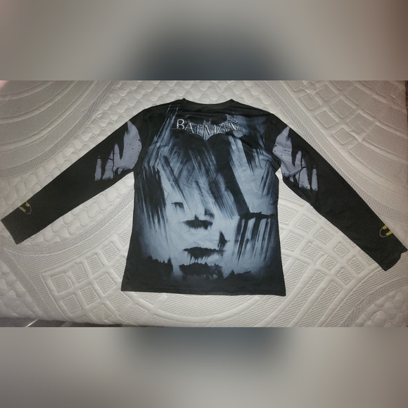 NWOT Men's Batman Workout Shirt - Picture 3 of 3